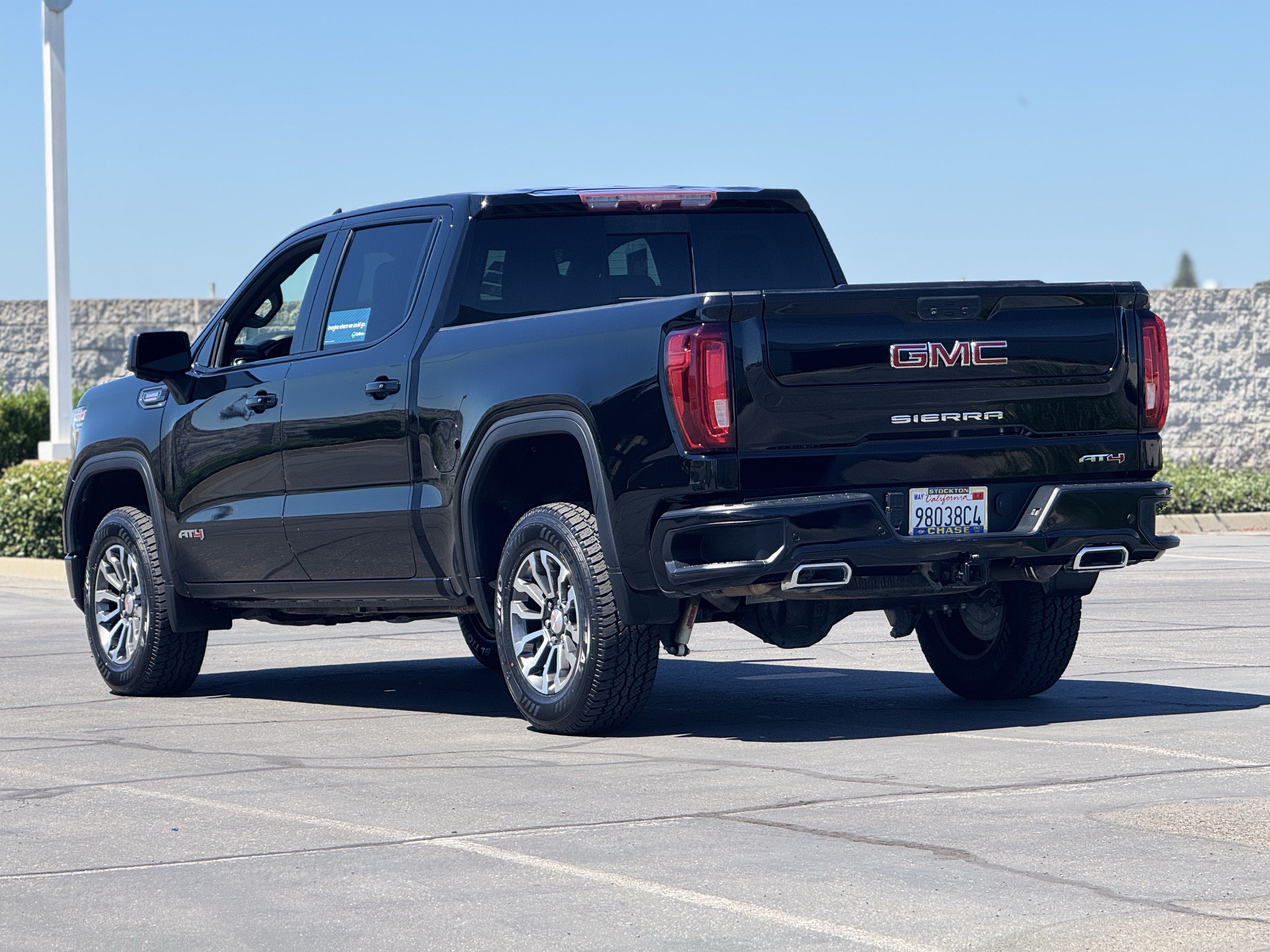 Certified 2021 GMC Sierra 1500 AT4 w/ AT4 Value Package AWD/4WD image 5