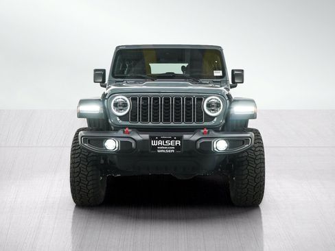Used 2025 Jeep Wrangler Unlimited Rubicon w/ Convenience Group AWD/4WD image 8
