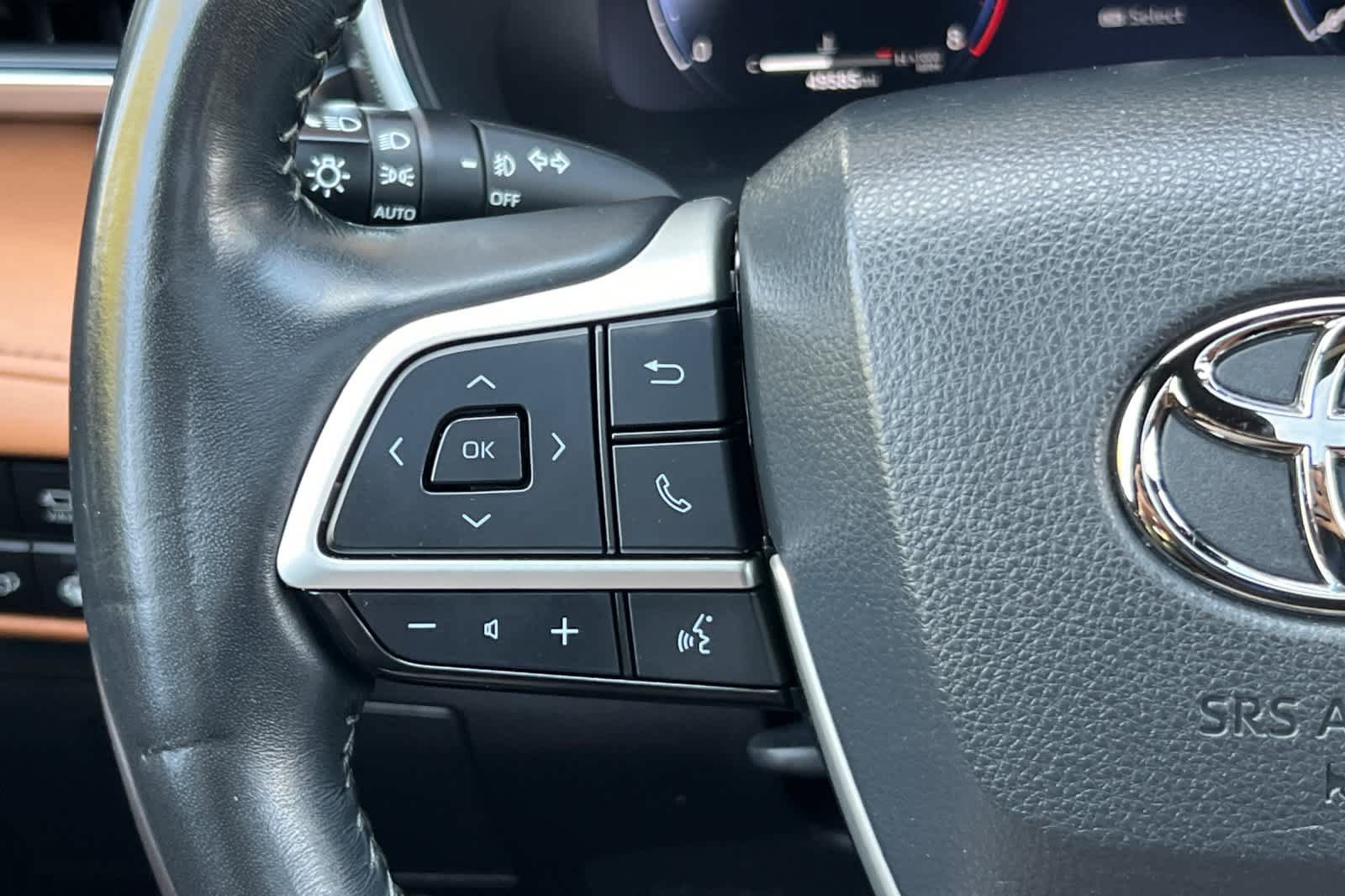 Used 2023 Toyota Highlander Platinum AWD/4WD image 28