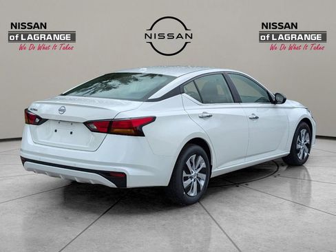 Used 2025 Nissan Altima 2.5 S FWD image 6