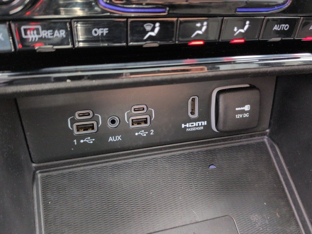 Used 2023 Jeep Grand Cherokee 4WD 4xe w/ Luxury Tech Group II image 21