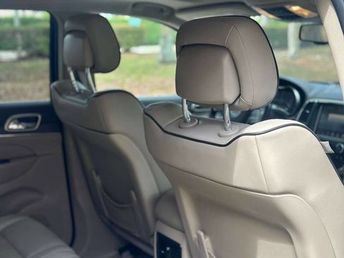 Used 2014 Jeep Grand Cherokee Overland w/ Advanced Technology Group image 15