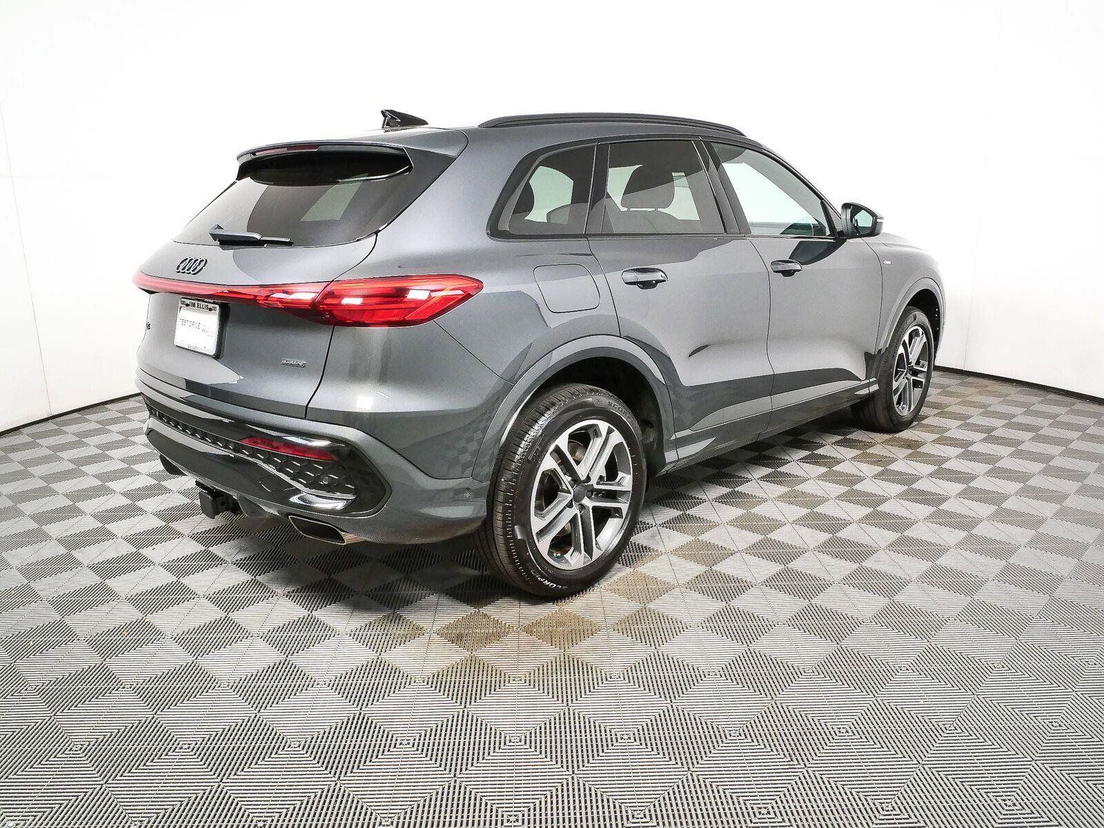 New 2026 Audi Q5 2.0T AWD/4WD image 3