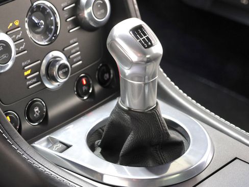 Used 2012 Aston Martin V12 Vantage Coupe image 3