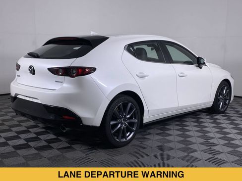 Used 2019 MAZDA MAZDA3 Hatchback w/ Preferred Package FWD image 18