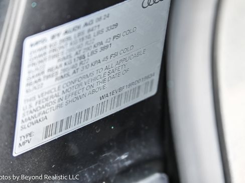 Used 2024 Audi Q8 Premium Plus image 48