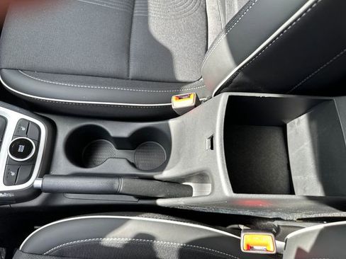 New 2025 Hyundai Venue Limited image 27