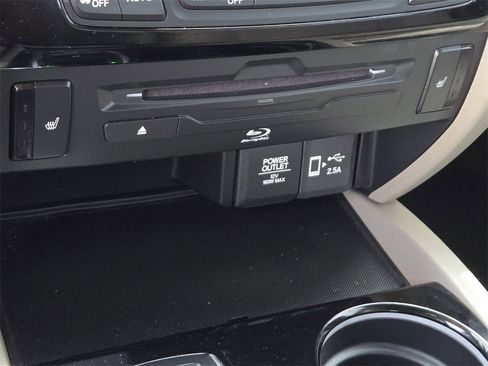 Used 2021 Honda Pilot Touring image 21