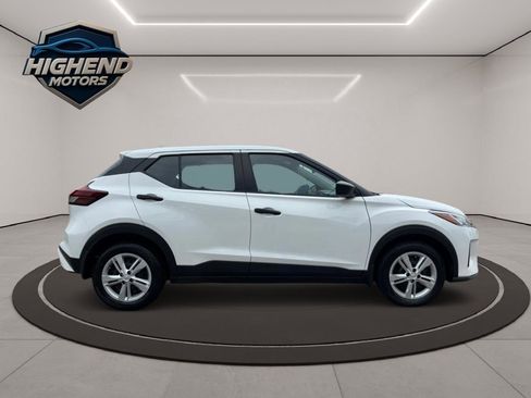 Used 2024 Nissan Kicks S FWD image 7
