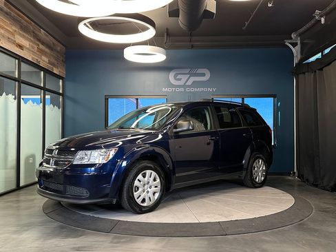 Used 2020 Dodge Journey SE FWD image 7