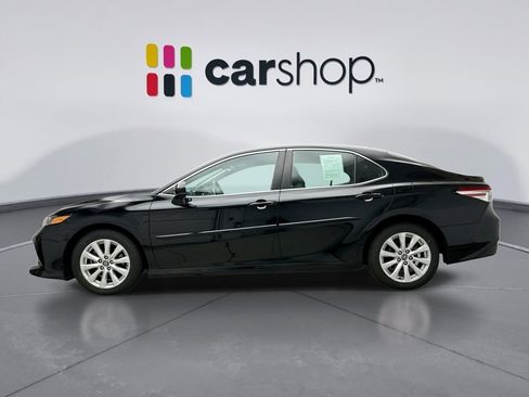 Used 2020 Toyota Camry LE image 2