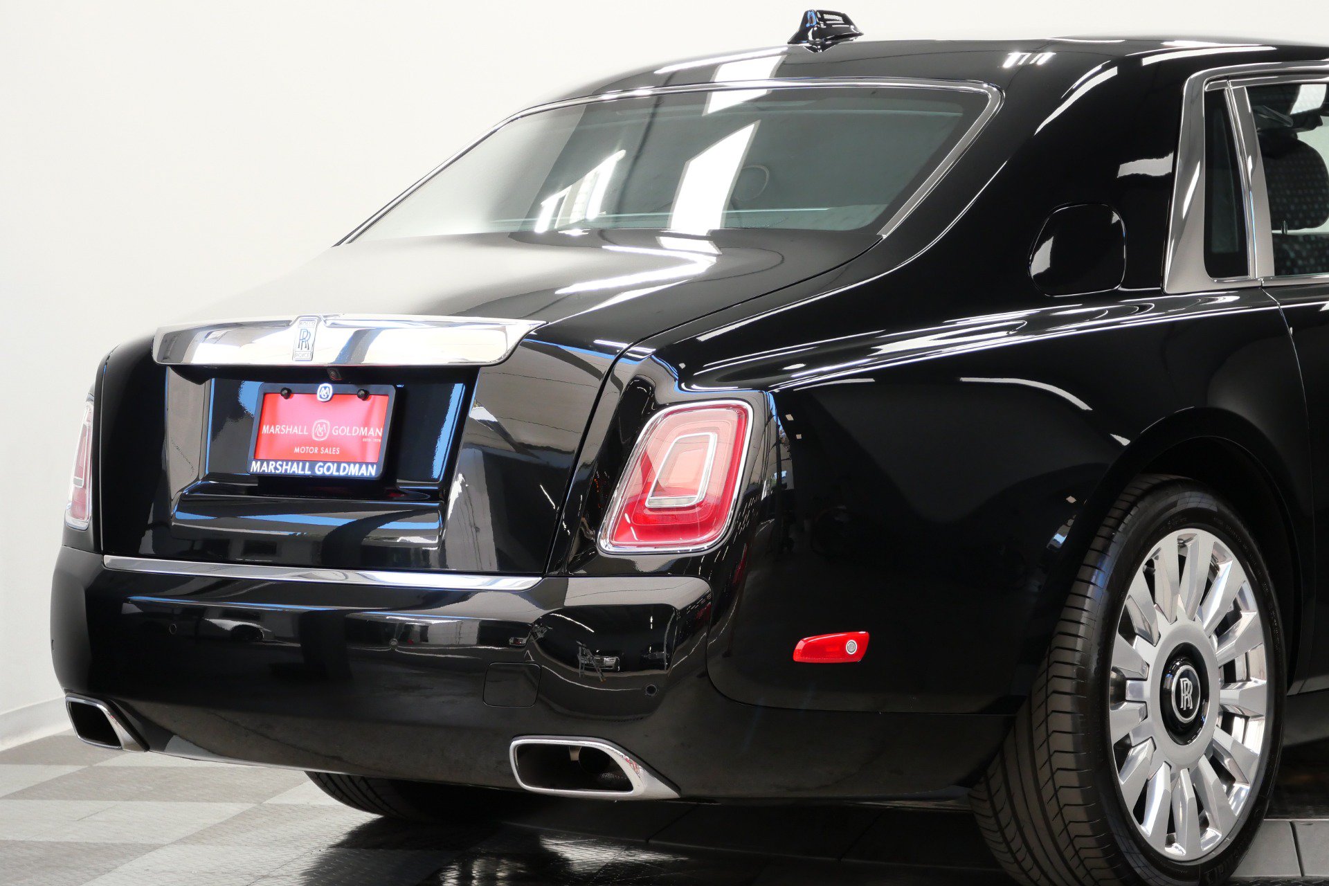 Used 2019 Rolls-Royce Phantom Sedan RWD image 47