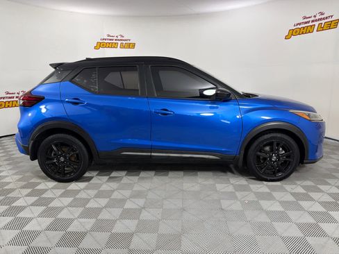 Used 2021 Nissan Kicks SR image 7