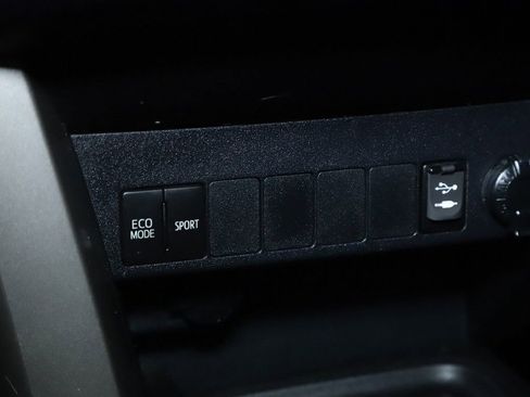 Used 2018 Toyota RAV4 Adventure AWD/4WD image 27