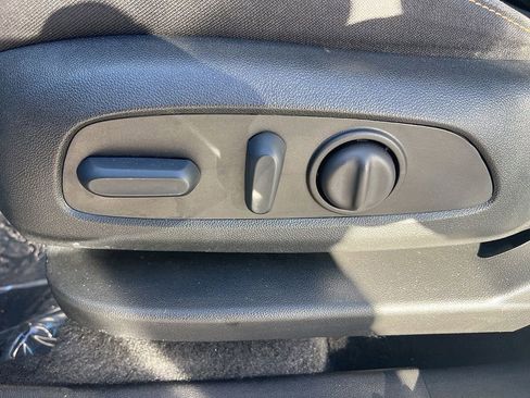 Used 2023 Chevrolet Equinox LT image 24