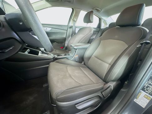 Used 2023 Kia Forte LXS FWD image 13