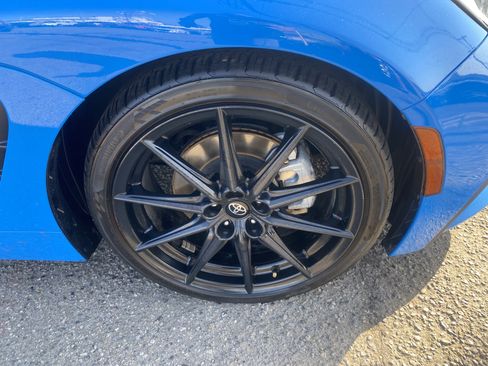 Used 2023 Toyota GR86 Premium w/ ALL Weather Mat Package (TMS) RWD image 13