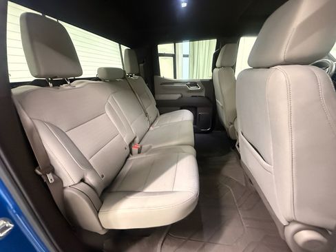 Used 2023 Chevrolet Silverado 1500 LT AWD/4WD image 20