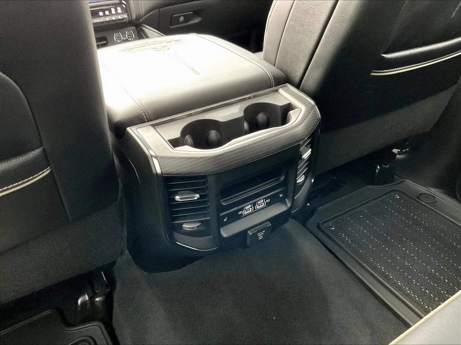 Used 2024 RAM 2500 Limited AWD/4WD image 18