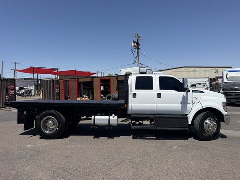 Used 2023 Ford F650 2WD Crew Cab Super Duty image 2