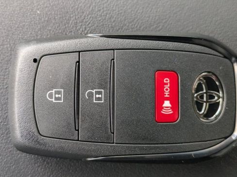 New 2025 Toyota Prius Plug-In Hybrid FWD image 34