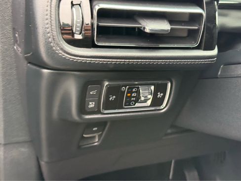 Used 2023 Lincoln Nautilus FWD image 13