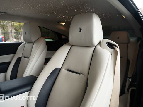 Used 2019 Rolls-Royce Wraith image 19