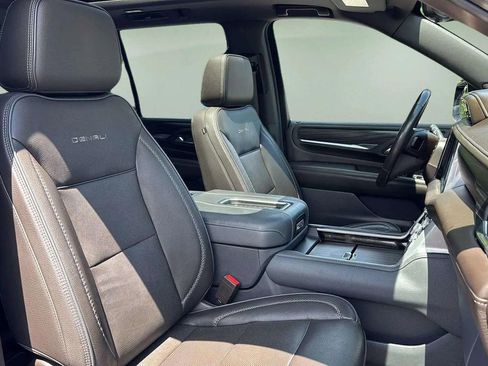 Used 2021 GMC Yukon Denali w/ Advanced Technology Package image 37