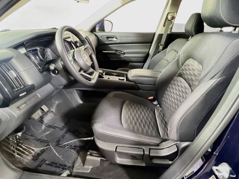Used 2022 Nissan Pathfinder S AWD/4WD image 19