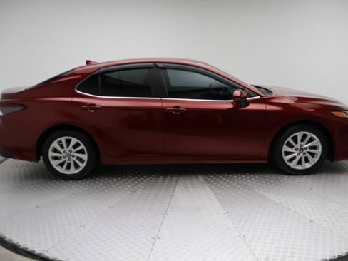 Used 2022 Toyota Camry LE image 7