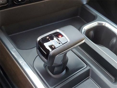 Used 2025 Chevrolet Silverado 1500 High Country image 21