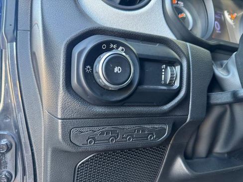Used 2025 Jeep Wrangler Unlimited Sport AWD/4WD image 22