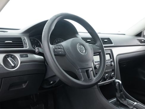 Used 2012 Volkswagen Passat 2.5 S image 22