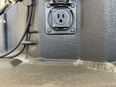 Used 2025 GMC Sierra 1500 SLT w/ SLT Premium Plus Package image 12