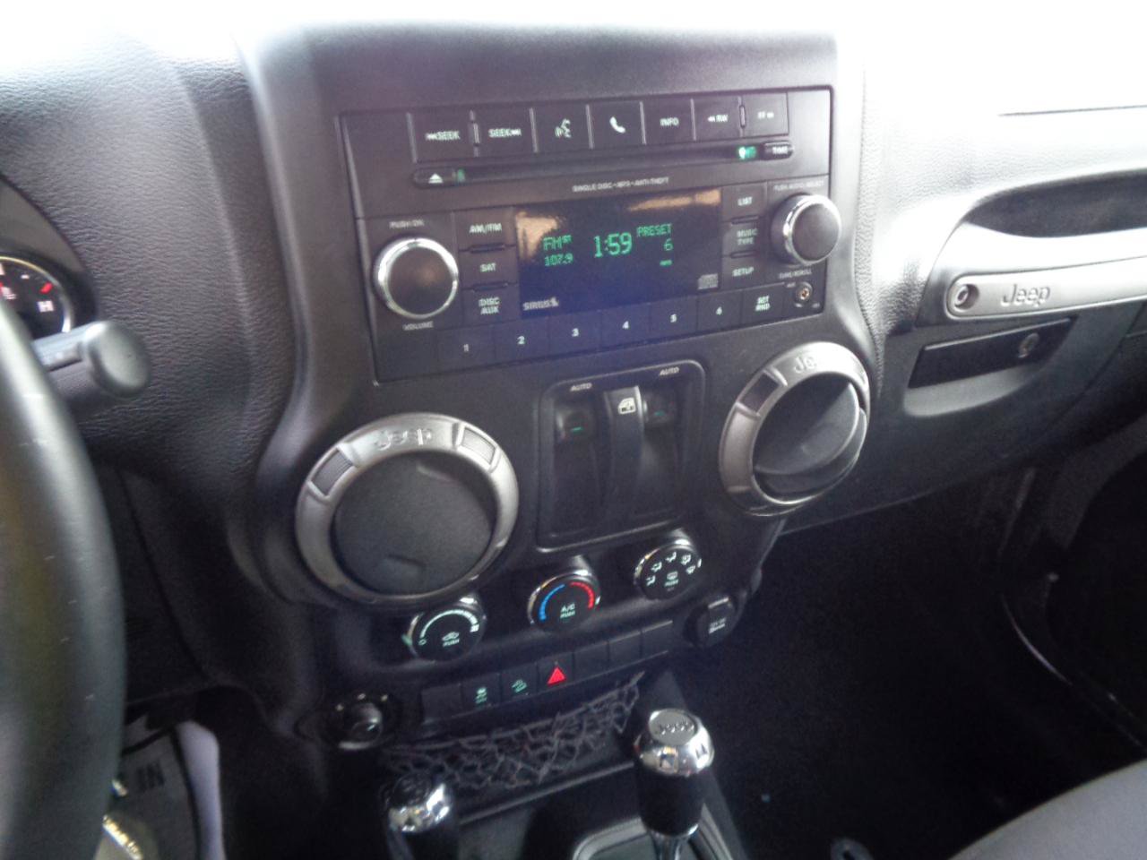 Used 2015 Jeep Wrangler Sport w/ Quick Order Package 24S AWD/4WD image 29