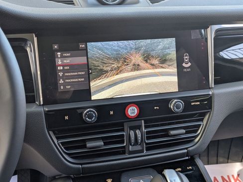 New 2026 Porsche Macan image 19