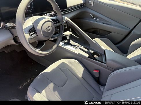 Used 2024 Hyundai Elantra SEL FWD image 10