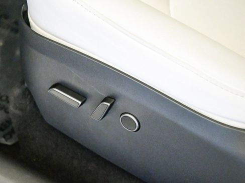 Used 2024 Tesla Model Y Performance image 23