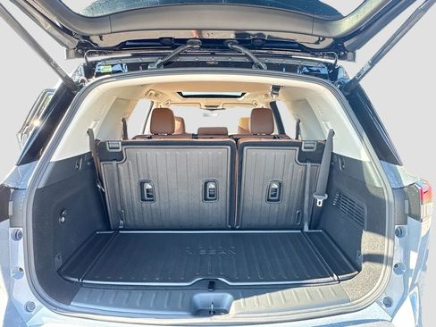 Used 2025 Nissan Pathfinder Platinum w/ Cargo Package image 26