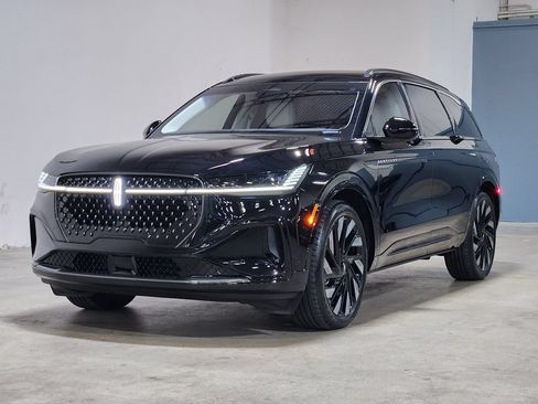 Used 2024 Lincoln Nautilus Black Label w/ Jet Appearance Package (87T) AWD/4WD image 4