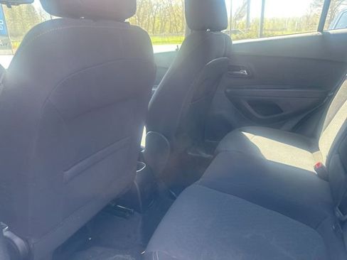 Used 2019 Chevrolet Trax LS AWD/4WD image 39