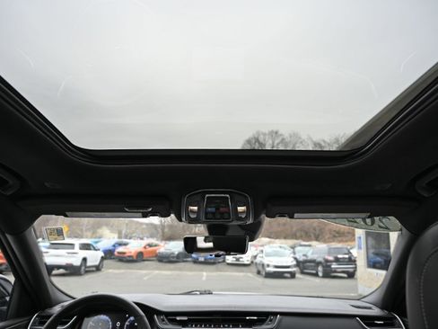 Used 2024 Jeep Grand Cherokee L Limited w/ Luxury Tech Group II image 16