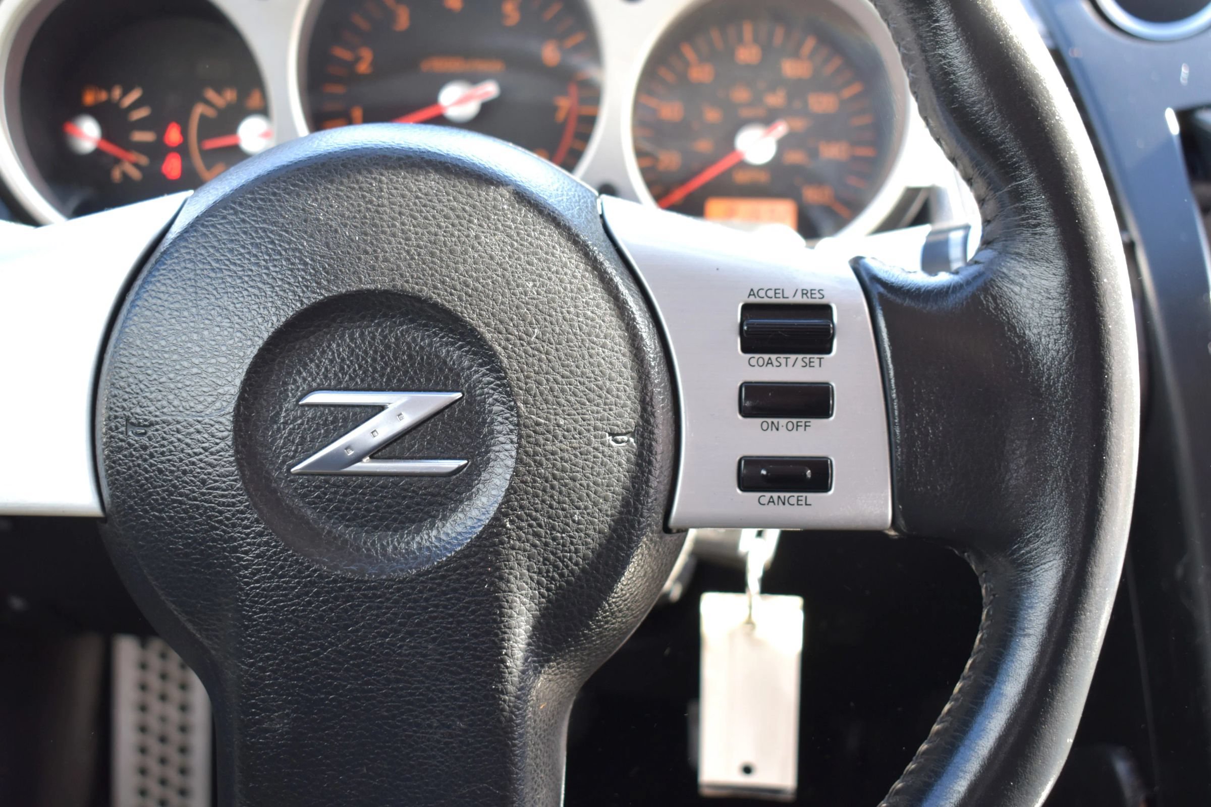 Used 2005 Nissan 350Z Touring w/ (N93) Cargo Convenience Pkg RWD image 15