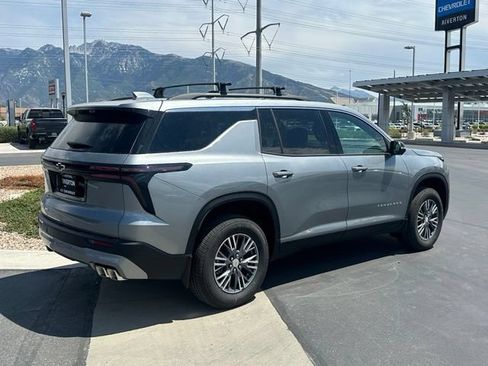 New 2026 Chevrolet Traverse LT w/ Driver Confidence Package AWD/4WD image 7