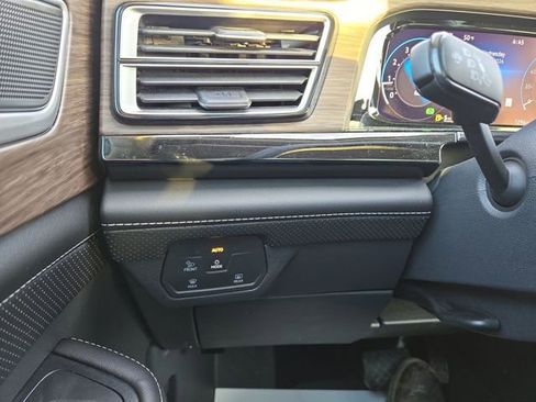 Used 2025 Volkswagen Atlas SEL image 20