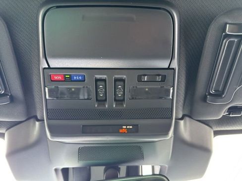 Used 2026 Subaru Outback Premium AWD/4WD image 17