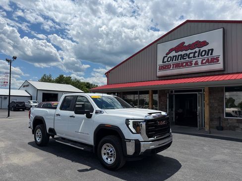 Used 2024 GMC Sierra 2500 Pro AWD/4WD image 2