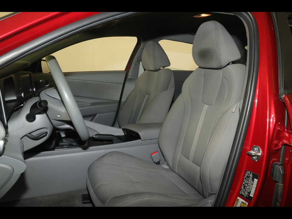Used 2024 Hyundai Elantra SE FWD image 20