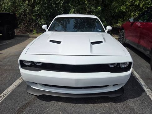 Used 2017 Dodge Challenger R/T Scat Pack w/ Leather Interior Group RWD image 2