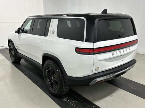 Used 2023 Rivian R1S Adventure AWD/4WD image 3
